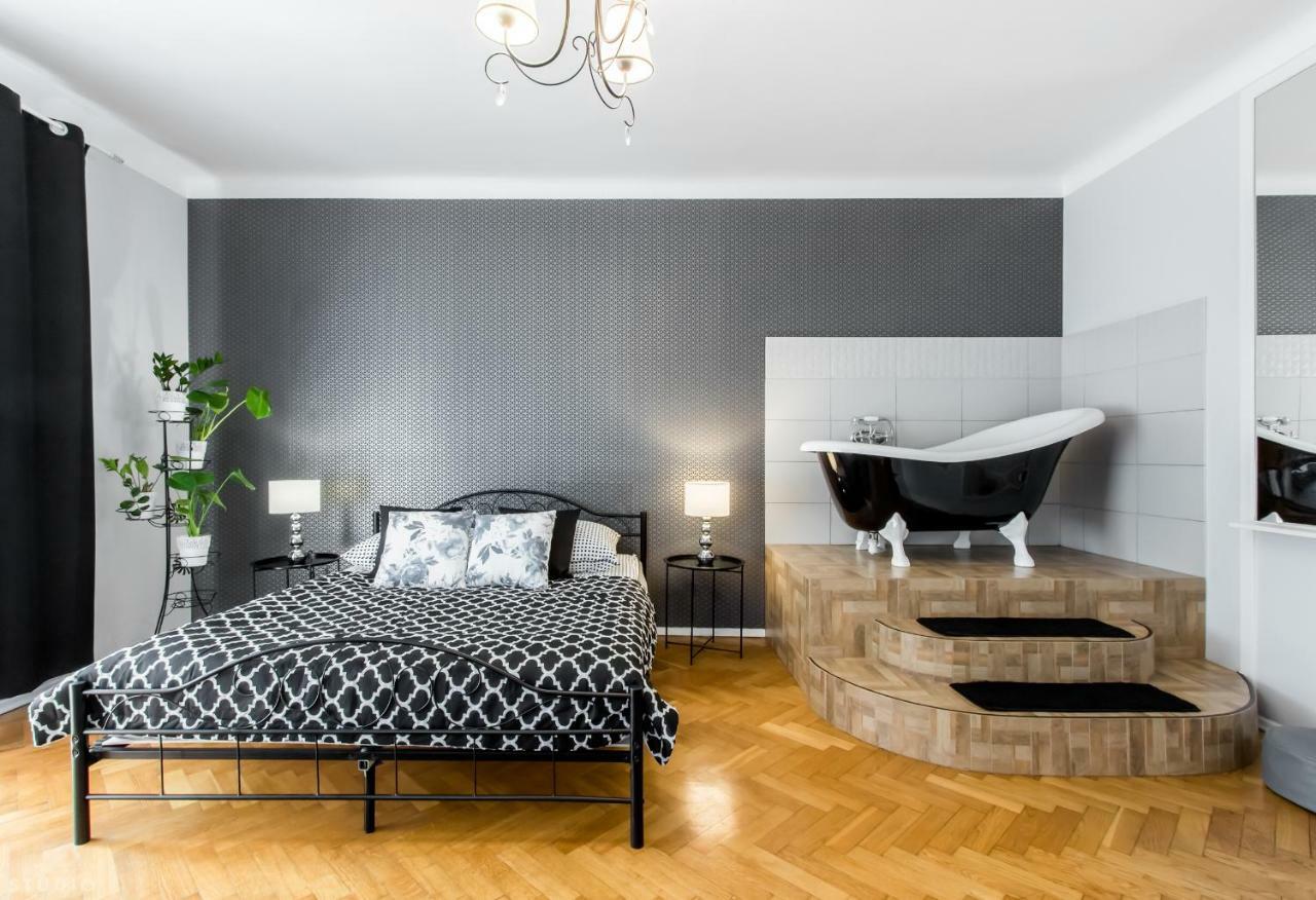 Clicktheflat Apartment Chmielna 7 Warsaw Ngoại thất bức ảnh