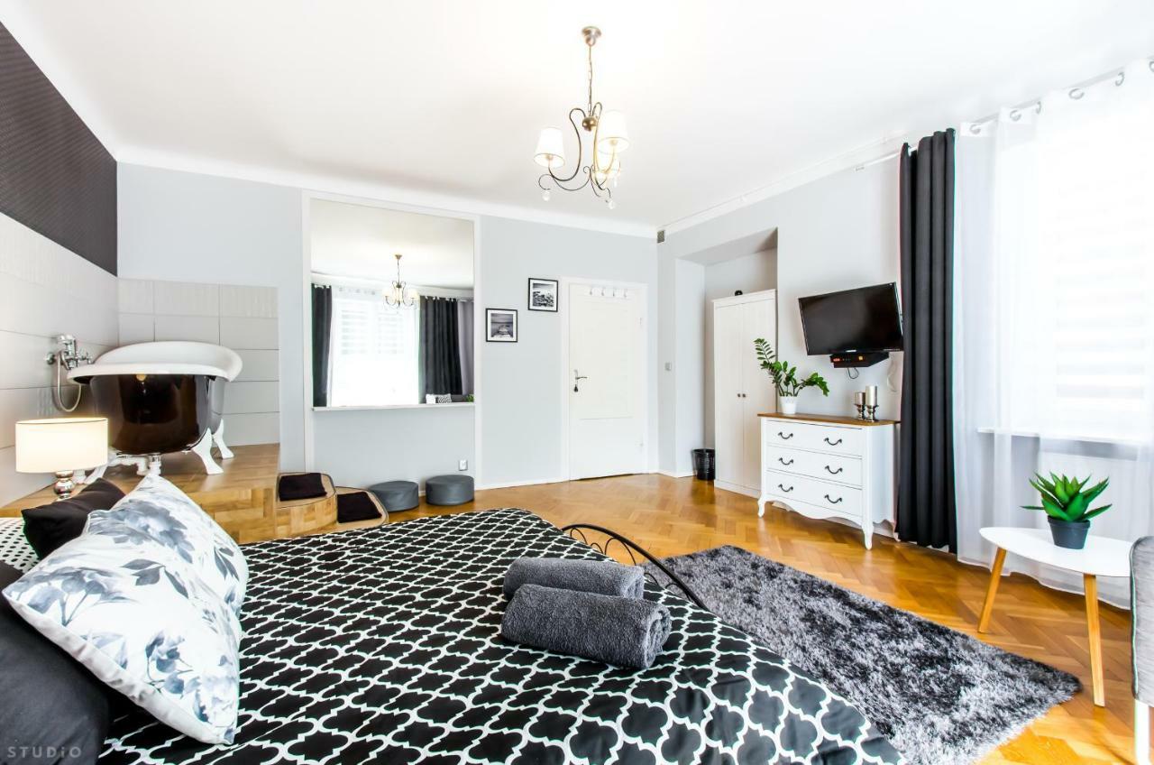 Clicktheflat Apartment Chmielna 7 Warsaw Ngoại thất bức ảnh