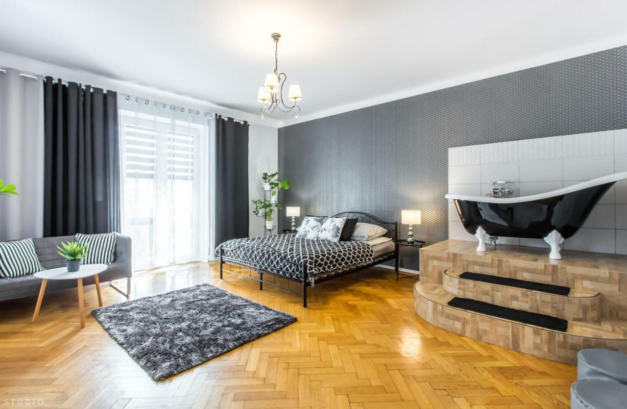 Clicktheflat Apartment Chmielna 7 Warsaw Ngoại thất bức ảnh