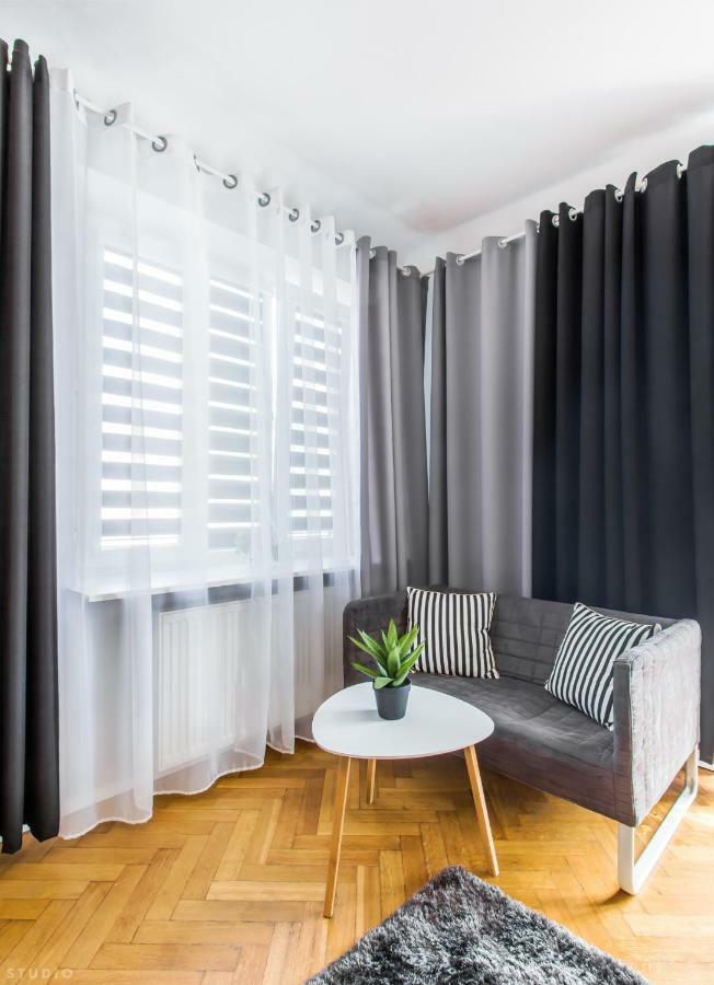 Clicktheflat Apartment Chmielna 7 Warsaw Ngoại thất bức ảnh